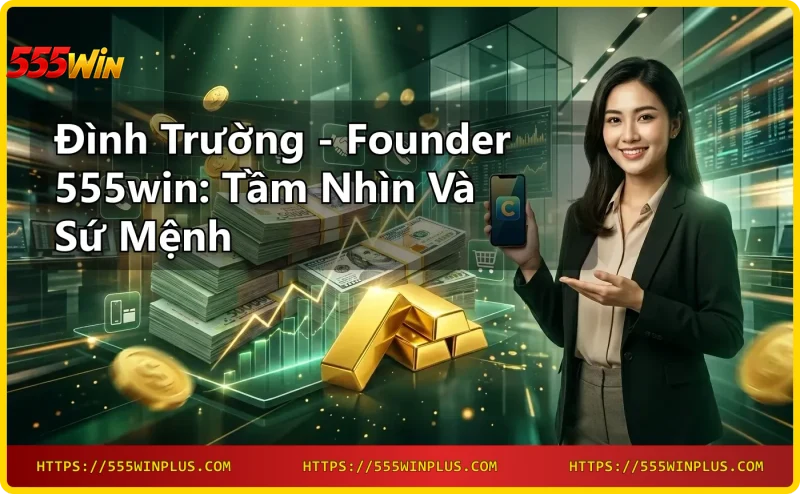 Đình Trường làm việc tại bàn với laptop, phông nền thành phố về đêm